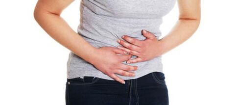 dor abdominal devido a parasitas