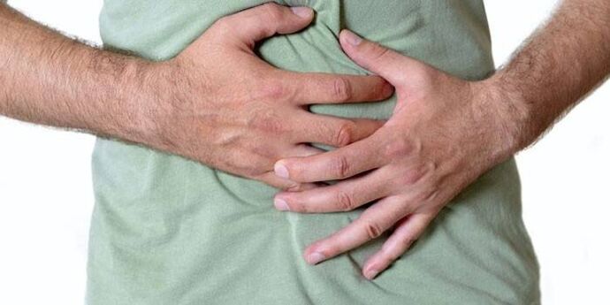 dor abdominal pode ser sintoma de helmintíase